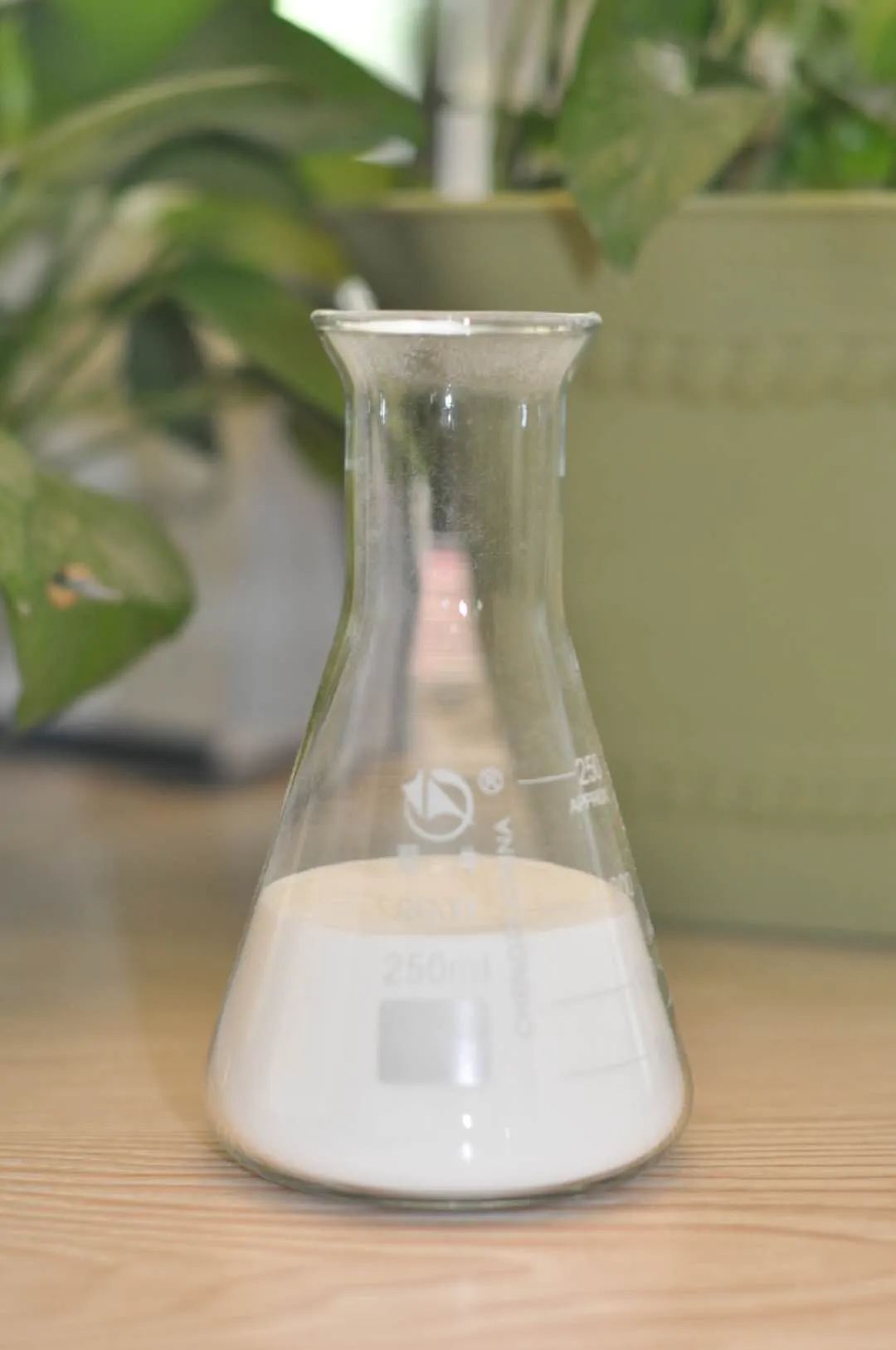 KH-GR802E gypsum retarder laboratory sample in glass flask for product testing