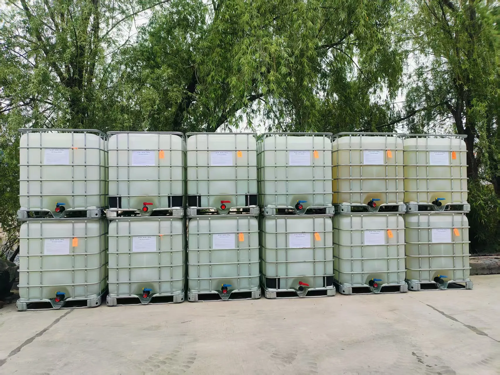 KH-YQJ concrete air entraining agent bulk packaging stored in IBC tanks for industrial concrete admixture supply