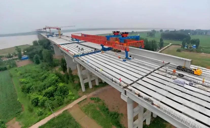 precast concrete bridge beams installed for large-scale bridge construction and transportation infrastructure