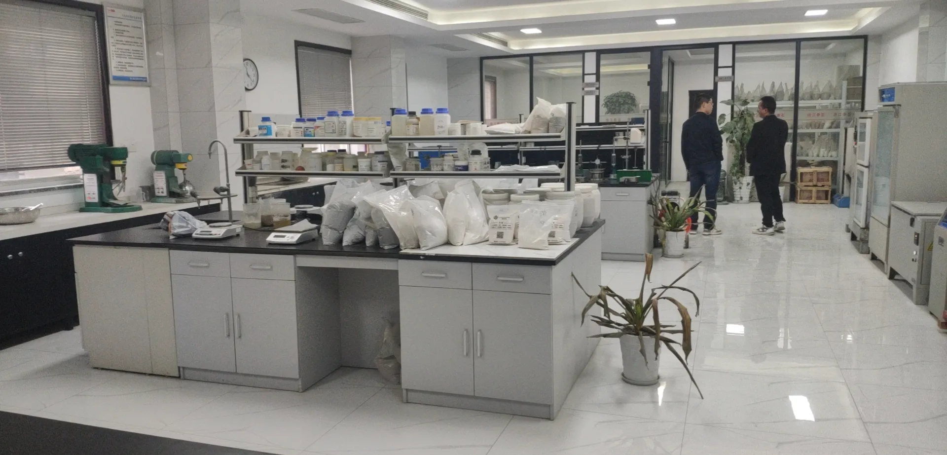 There is no universal superplasticizer, only precisely‑tailored solutions — Huaxuan High-Tech. Custom‑Service